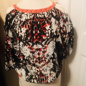 Super cute NYC blouse. Sz-Small. Great condition
